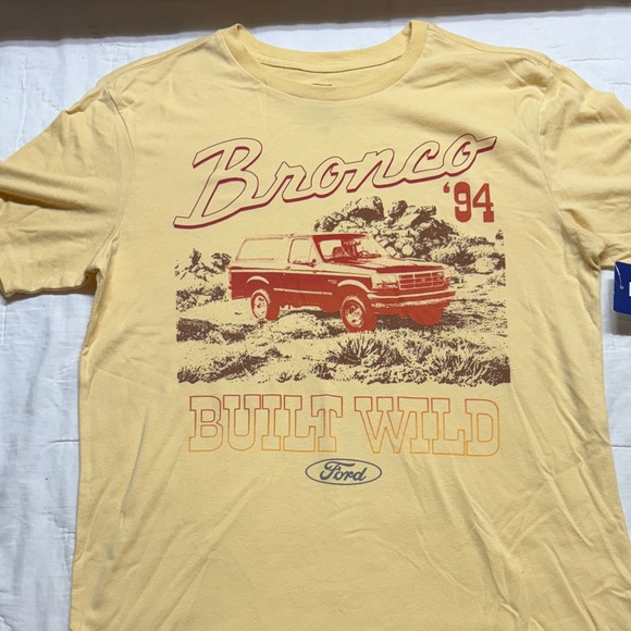 Vintage Ford Bronco '94 Graphic Tee in Yellow, "Built Wild" NWT - Picture 5 of 6